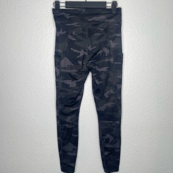 Athleta Womens Leggings Size XS Gay Ultimate Camo 7/8 Tight Camouflage Pattern - Picture 2 of 16